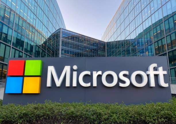 Microsoft to Cut Up to 9,000 Jobs in 2025 Amid Massive AI Shift